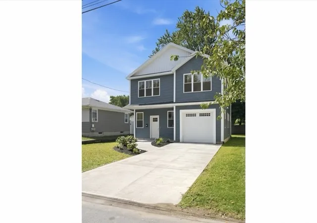 Photo 3 of Single family home for sale at 51 Dunbar Ave, Rumford, RI 02916 | MLS# 1420793 | Listing updated on 2026-08-31