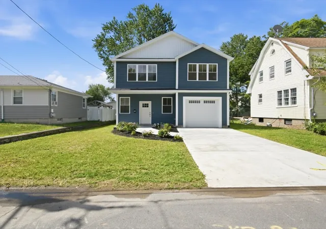 Photo 4 of Single family home for sale at 51 Dunbar Ave, Rumford, RI 02916 | MLS# 1420793 | Listing updated on 2026-08-31