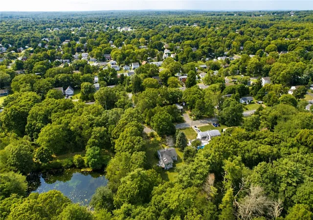 Photo 2 of Single family home for sale at 29 Oak Rd, Wakefield, RI 02879 | MLS# 1420697 | Listing updated on 2026-09-11