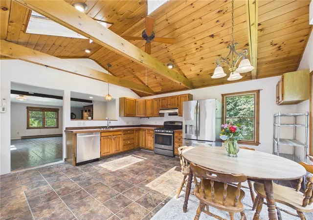 Photo 4 of Single family home for sale at 29 Oak Rd, Wakefield, RI 02879 | MLS# 1420697 | Listing updated on 2026-09-11