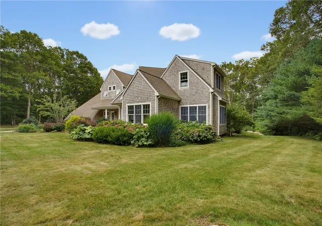 Photo 4 of Single family home for sale at 3548 Commodore Perry Hwy, Wakefield, RI 02879 | MLS# 1420684 | Listing updated on 2026-09-06