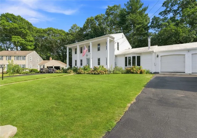 Photo 3 of Single family home for sale at 465 Red Chimney Dr, Warwick, RI 02886 | MLS# 1420458 | Listing updated on 2026-09-18