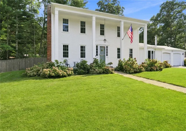 Photo 4 of Single family home for sale at 465 Red Chimney Dr, Warwick, RI 02886 | MLS# 1420458 | Listing updated on 2026-09-18