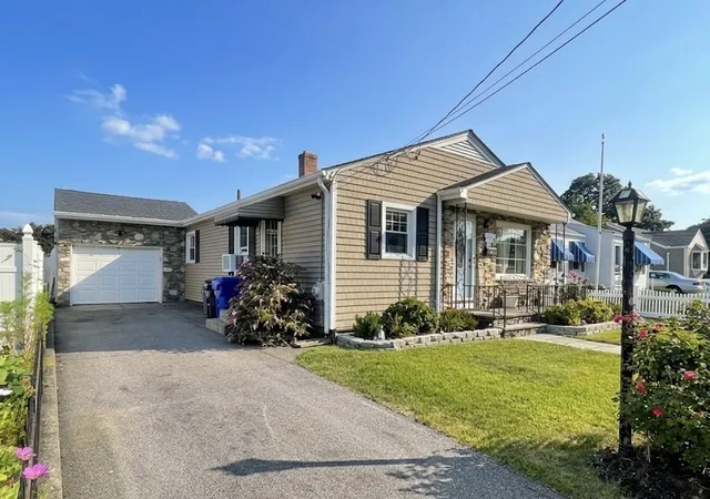 Photo 1 of Single family home for sale at 118 Balch St, Pawtucket, RI 02861 | MLS# 1420627 | Listing updated on 2026-09-13