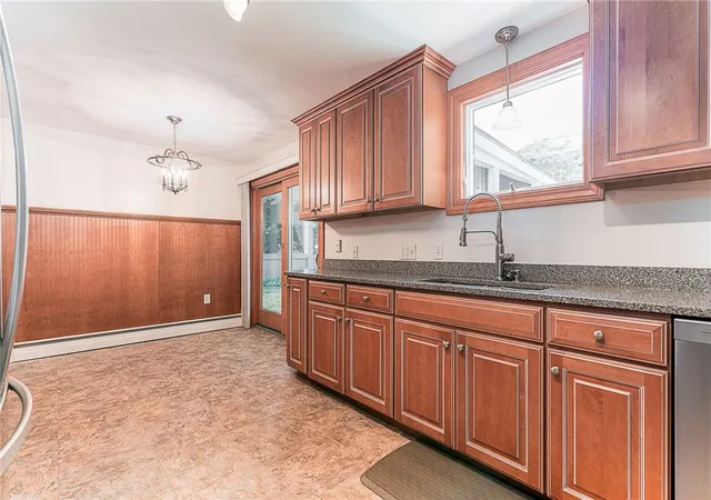 Photo 3 of Single family home for sale at 91 Torrington Dr, Warwick, RI 02889 | MLS# 1420733 | Listing updated on 2026-10-07