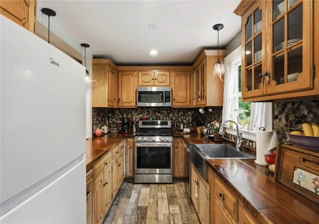 Photo 3 of Single family home for sale at 71 Mount Hygeia Rd, Foster, RI 02825 | MLS# 1420898 | Listing updated on 2026-09-14