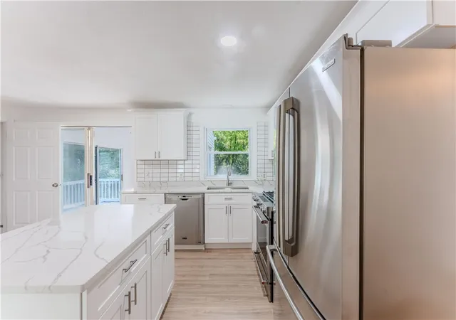 Photo 4 of Sale Pending at 31 Ridgeway Ave, Providence, RI 02909 | MLS# 1421006 | Listing updated on 2026-10-01