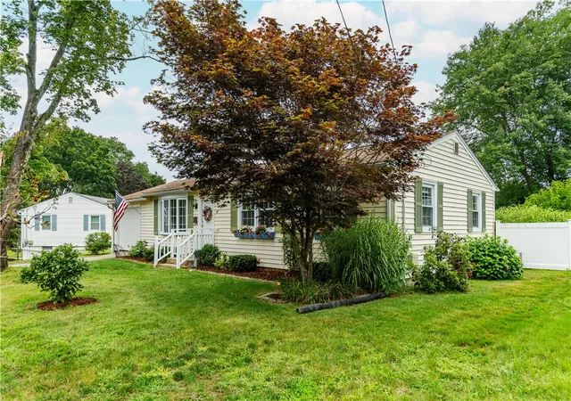 Photo 4 of Sale Pending at 43 Topaz Dr, East Greenwich, RI 02818 | MLS# 1420865 | Listing updated on 2026-09-29