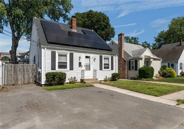Photo 2 of Sale Pending at 39 Wollaston St, Cranston, RI 02910 | MLS# 1421004 | Listing updated on 2026-09-21