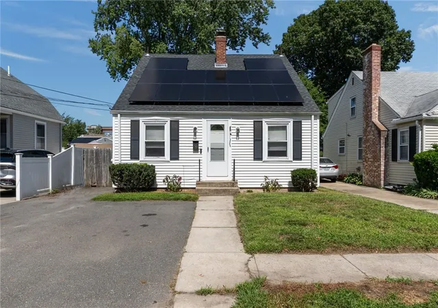 Photo 3 of Sale Pending at 39 Wollaston St, Cranston, RI 02910 | MLS# 1421004 | Listing updated on 2026-09-21