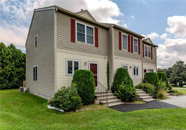 Photo 3 of Sale Pending at 192 Fairway Dr, Coventry, RI 02816 | MLS# 1421061 | Listing updated on 2026-09-03