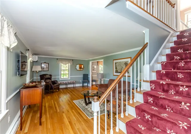 Photo 3 of Single family home for sale at 10 Circle Dr, Middletown, RI 02842 | MLS# 1421042 | Listing updated on 2026-10-03
