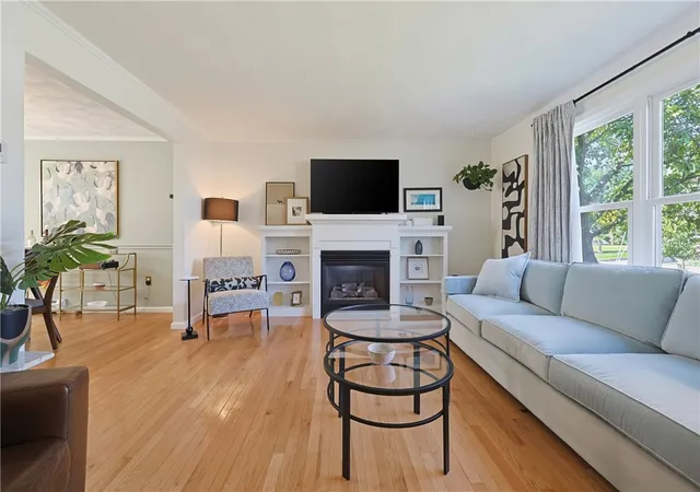 Photo 3 of Sale Pending at 16 Heritage Ct, Cranston, RI 02921 | MLS# 1420825 | Listing updated on 2026-09-02