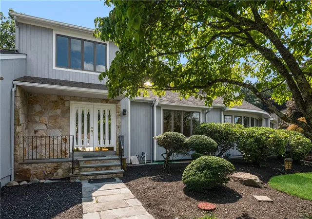 Photo 2 of Single family home for sale at 30 Dutchess Dr, Cranston, RI 02921 | MLS# 1420971 | Listing updated on 2026-09-27