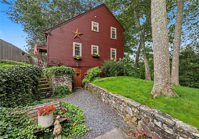Single family home for sale at 1475 Somerset Ave, Dighton, MA 02715 | MLS# 1420127