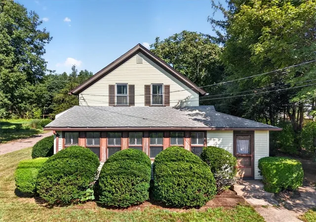 Photo 3 of Sale Pending at 4055 South County Trl, Charlestown, RI 02813 | MLS# 1420782 | Listing updated on 2026-10-05