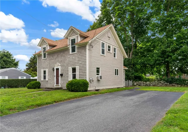Photo 3 of Sale Pending at 6 Hanley Ln, Warren, RI 02885 | MLS# 1421254 | Listing updated on 2026-09-10