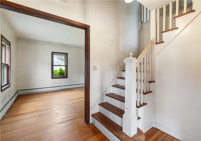 Photo 3 of Sale Pending at 6 Hanley Ln, Warren, RI 02885 | MLS# 1421254 | Listing updated on 2026-09-10
