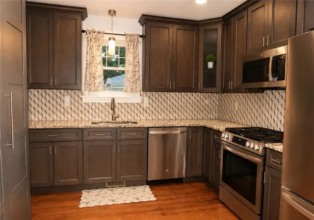 Photo 4 of Sale Pending at 6 Warwick Rd, Pawtucket, RI 02861 | MLS# 1421267 | Listing updated on 2026-09-11