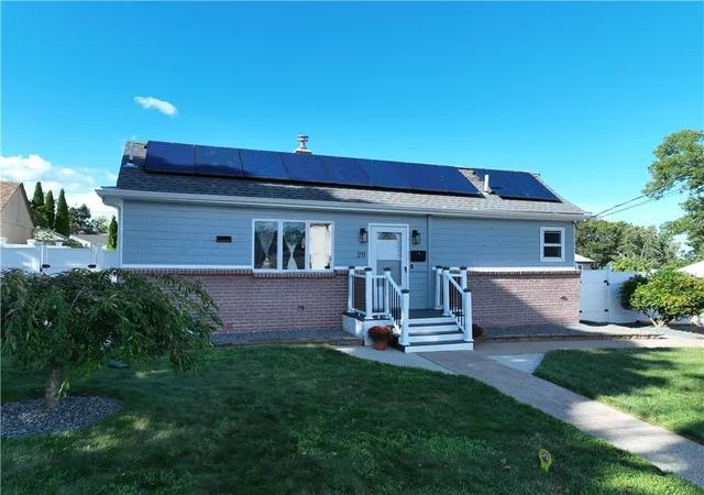 Photo 1 of Sale Pending at 211 Toledo Ave, Pawtucket, RI 02860 | MLS# 1421032 | Listing updated on 2026-09-20