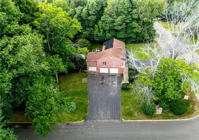 Photo 3 of Single family home for sale at 136 Jenckes Hill Rd, Lincoln, RI 02865 | MLS# 1421303 | Listing updated on 2026-09-14