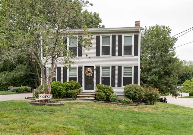 Photo 3 of Single family home for sale at 18 Woodcrest Dr, Johnston, RI 02919 | MLS# 1420881 | Listing updated on 2026-09-06