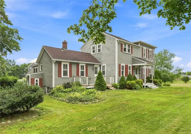 Photo 3 of Sale Pending at 481 Oliphant Ln, Middletown, RI 02842 | MLS# 1421417 | Listing updated on 2026-09-24