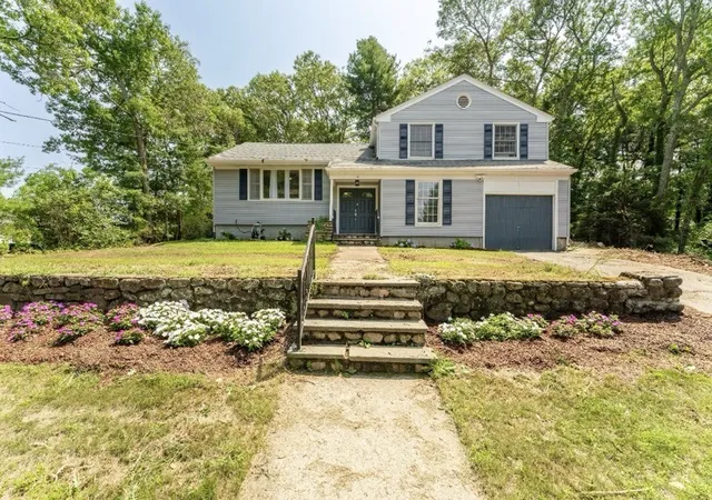 Photo 1 of Single family home for sale at 10 Lofty Heights Rd, Westerly, RI 02891 | MLS# 1421426 | Listing updated on 2026-09-30