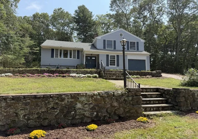 Photo 1 of Single family home for sale at 10 Lofty Heights Rd, Westerly, RI 02891 | MLS# 1421426 | Listing updated on 2026-10-21