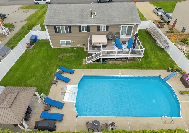 Photo 3 of Single family home for sale at 5 Kent Ave, East Providence, RI 02914 | MLS# 1421574 | Listing updated on 2026-09-28