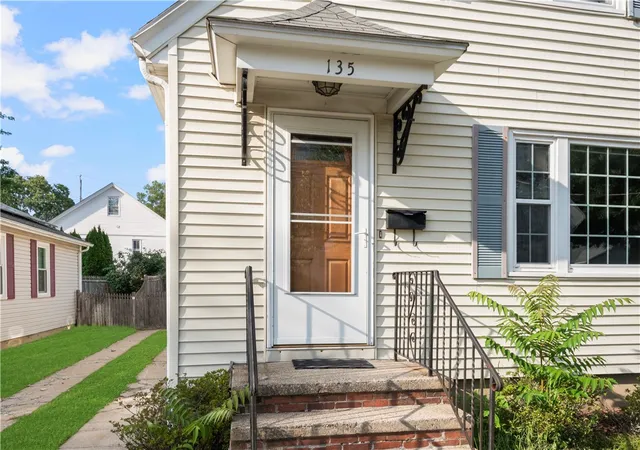 Photo 4 of Single family home for sale at 135 Sandringham Ave, Providence, RI 02908 | MLS# 1421345 | Listing updated on 2026-09-12