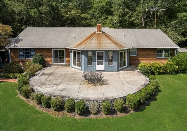 Photo 3 of Single family home for sale at 1825 Middle Rd, East Greenwich, RI 02818 | MLS# 1421148 | Listing updated on 2026-10-05