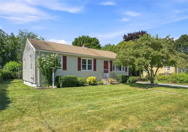 Photo 2 of Sale Pending at 197 Glen Dr, Warwick, RI 02889 | MLS# 1421478 | Listing updated on 2026-09-16