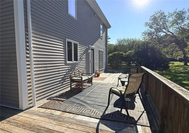 Photo 3 of Single family home for sale at 027 Sunset Hill Ave, Portsmouth, RI 02872 | MLS# 1421685 | Listing updated on 2026-09-06