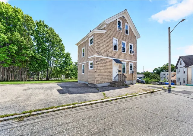 Photo 3 of Sale Pending at 15 Danby St, Providence, RI 02904 | MLS# 1421693 | Listing updated on 2026-09-06
