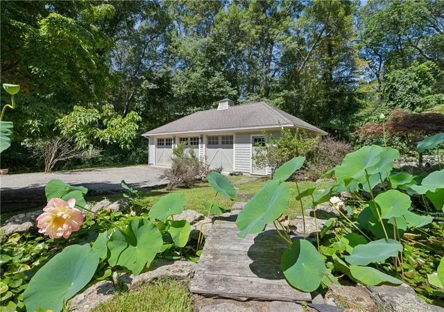 Photo 3 of Single family home for sale at 24 Constellation Ct, Jamestown, RI 02835 | MLS# 1421504 | Listing updated on 2026-09-13