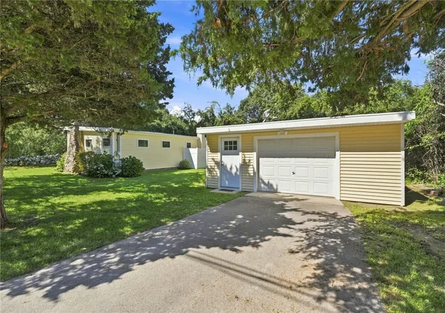 Photo 4 of Single family home for sale at 104 Pequot Dr, Charlestown, RI 02813 | MLS# 1421609 | Listing updated on 2026-09-14