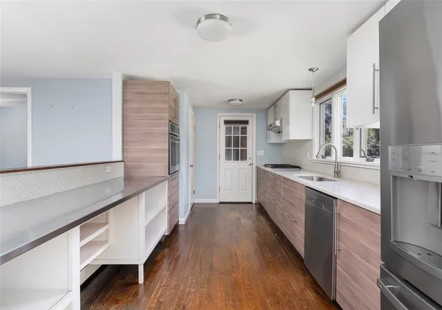 Photo 3 of Single family home for sale at 255 John Dyer Rd, Little Compton, RI 02837 | MLS# 1421770 | Listing updated on 2026-09-13
