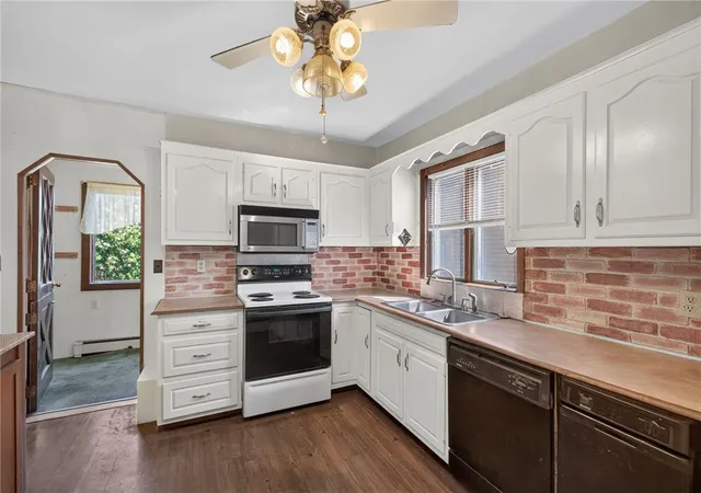 Photo 4 of Sale Pending at 138 Chaplin St, Pawtucket, RI 02861 | MLS# 1421760 | Listing updated on 2026-09-29