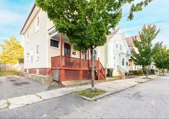 Photo 2 of Single family home for sale at 31 Grosvenor Ave, Providence, RI 02908 | MLS# 1418783 | Listing updated on 2026-09-30