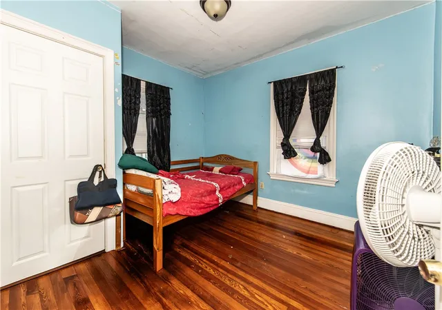 Photo 4 of Single family home for sale at 31 Grosvenor Ave, Providence, RI 02908 | MLS# 1418783 | Listing updated on 2026-09-30