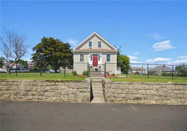 Photo 1 of Single family home for sale at 40 Walnut St, Tiverton, RI 02878 | MLS# 1421808 | Listing updated on 2026-09-28