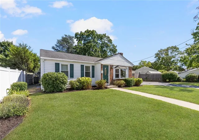 Photo 2 of Sale Pending at 7 Woodbine St, East Providence, RI 02915 | MLS# 1420018 | Listing updated on 2026-09-29