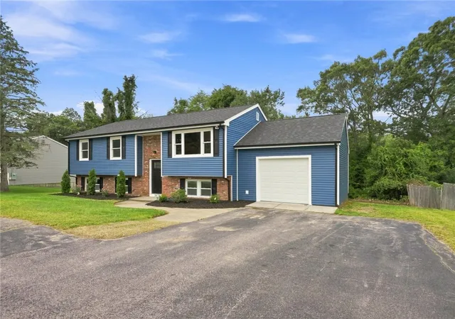 Photo 2 of Single family home for sale at 30 Verdant Dr, Cranston, RI 02920 | MLS# 1421627 | Listing updated on 2026-10-01
