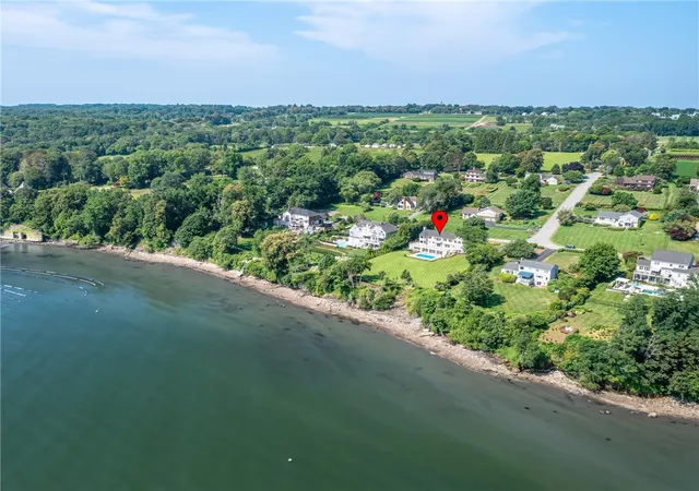 Photo 2 of Single family home for sale at 125 Heidi Dr, Portsmouth, RI 02871 | MLS# 1422034 | Listing updated on 2026-09-11