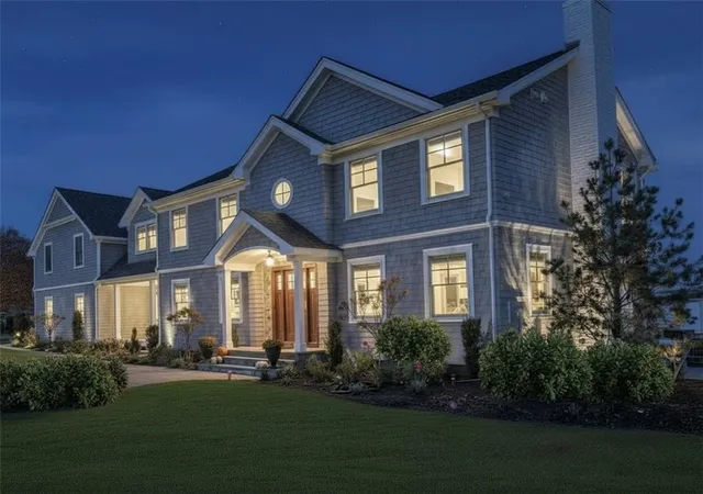 Photo 3 of Single family home for sale at 125 Heidi Dr, Portsmouth, RI 02871 | MLS# 1422034 | Listing updated on 2026-09-11