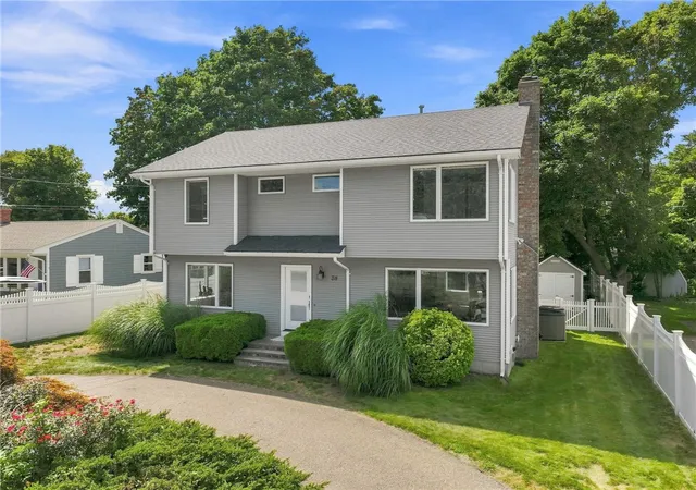 Photo 3 of Single family home for sale at 39 Treasure Rd, Narragansett, RI 02882 | MLS# 1422046 | Listing updated on 2026-09-13