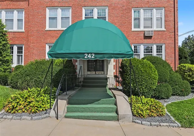 Photo 2 of Sale Pending at 242 President Ave #7, Providence, RI 02906 | MLS# 1422079 | Listing updated on 2026-09-13