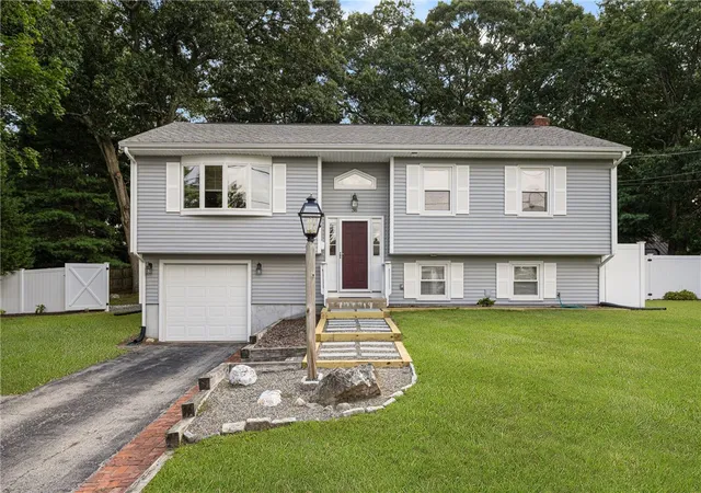 Photo 3 of Sale Pending at 36 Georgia Ave, North Kingstown, RI 02852 | MLS# 1420966 | Listing updated on 2026-09-20