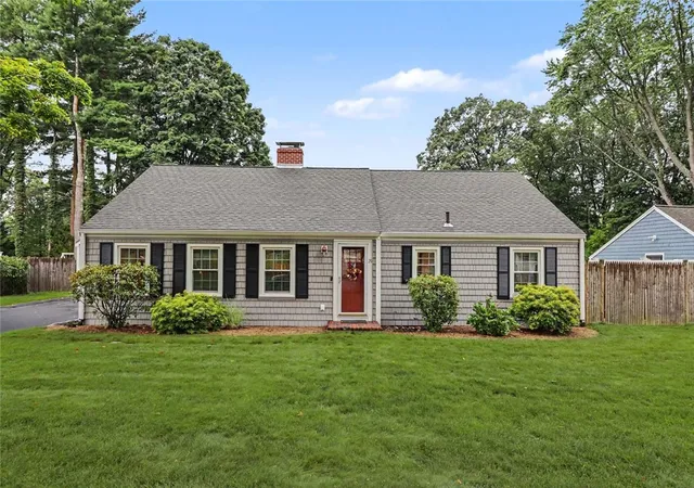 Photo 3 of Single family home for sale at 25 Tingley Dr, Cumberland, RI 02864 | MLS# 1421346 | Listing updated on 2026-10-03
